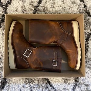 Women’s Red wing Engineer Boots.